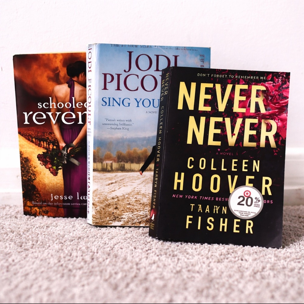 Romance Drama Book Bundle 3x – Colleen Hoover, Jodi Picoult + More